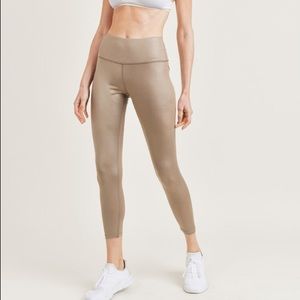 Matte Shine Coated 7/8 Leggings